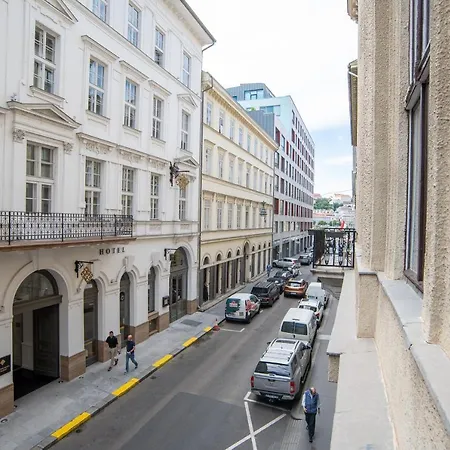 Daire Charming Flat Close To Danube And 4-seasons *