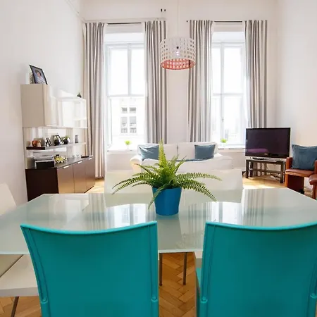 Charming Flat Close To Danube And 4-seasons