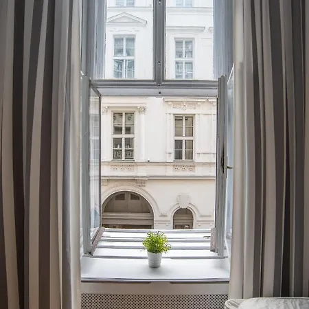 Charming Flat Close To Danube And 4-seasons בודפשט