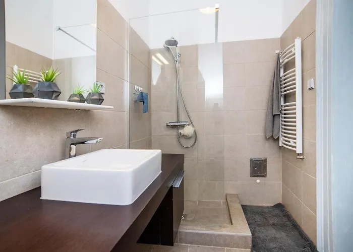 Charming Flat Close To Danube And 4-seasons