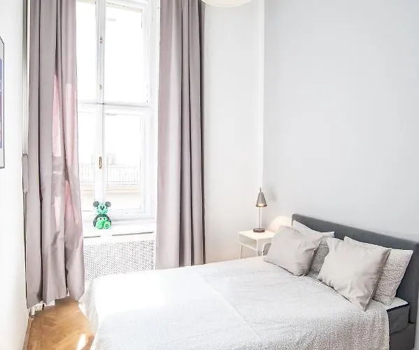 Charming Flat Close To Danube And 4-seasons דירה