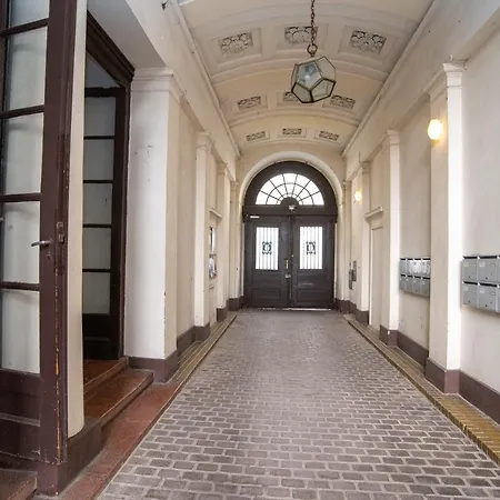 Charming Flat Close To Danube And 4-seasons דירה בודפשט